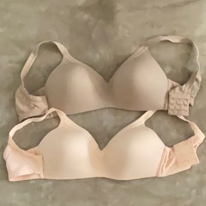 Want a deal and FREE SHIPPING? 
Warners Wireless Bra Bundle 36C (#35)